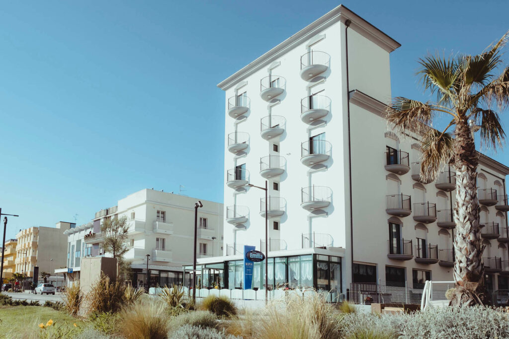 HOTEL EMILIA